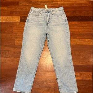 Madewell jeans nwt. Size 30 The curvy perfect vintage jean. Never worn.
